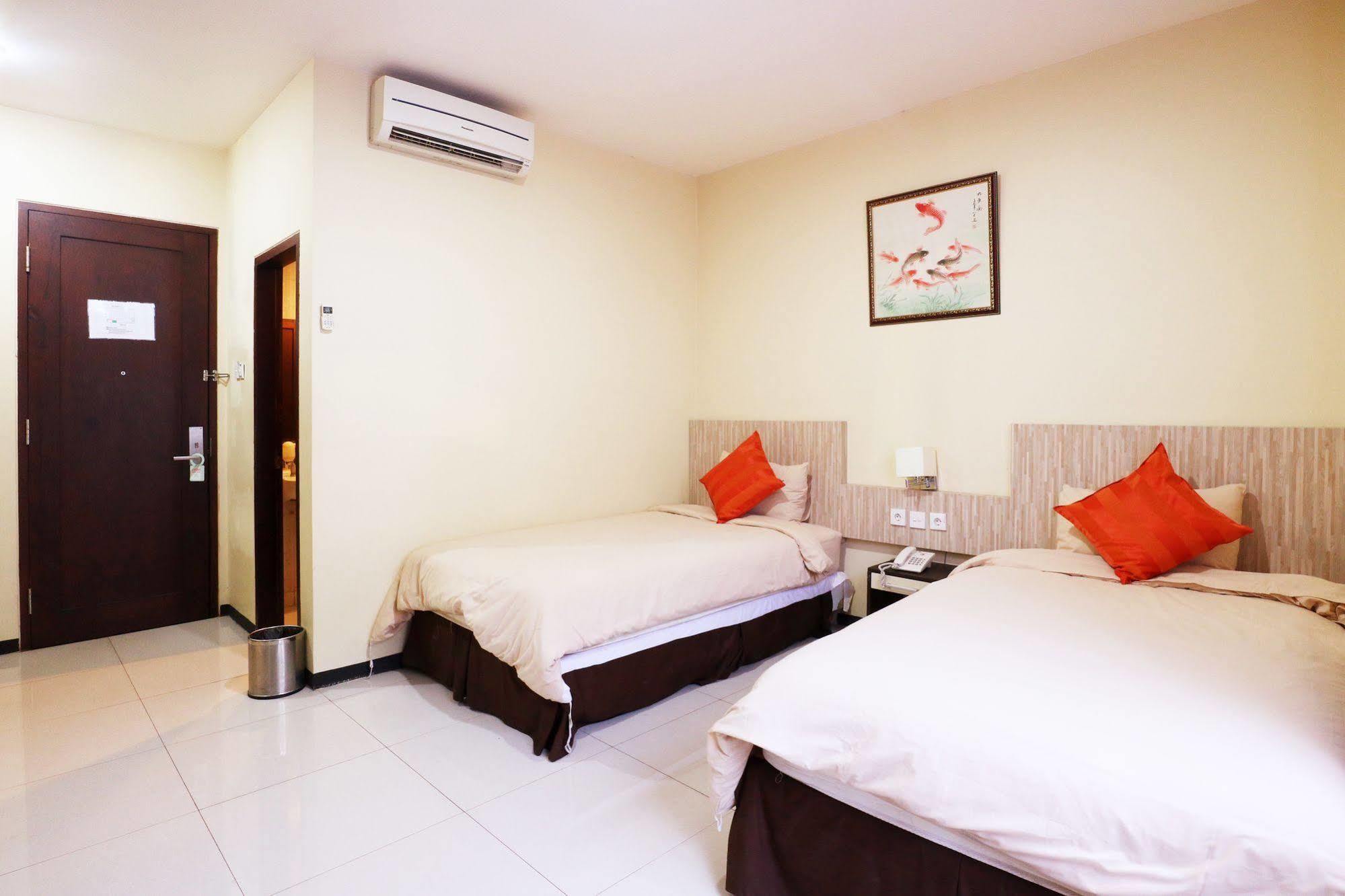 Agraha Andalas Hotel Macasar Exterior foto