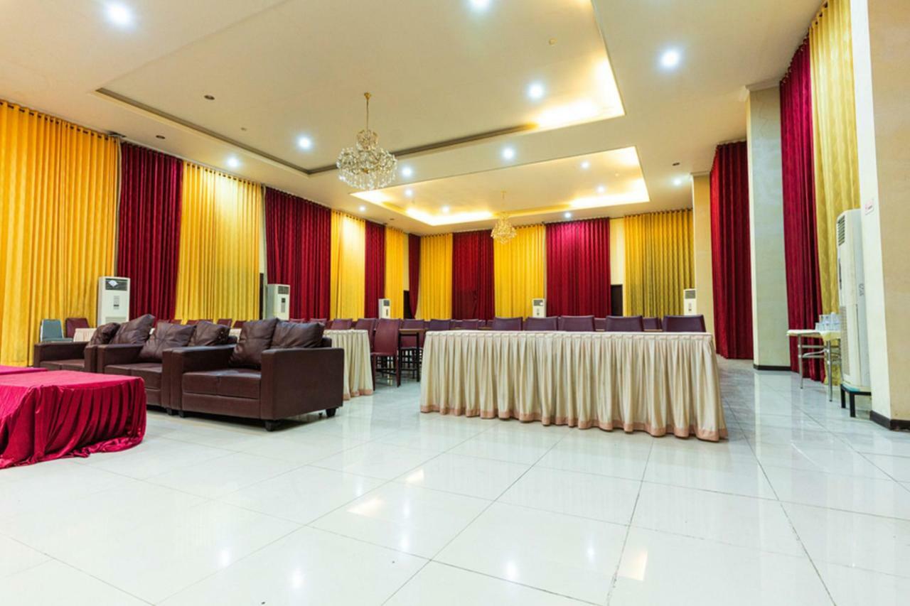 Agraha Andalas Hotel Macasar Exterior foto